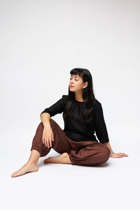 Yomame tunic 3/4 sleeve sitting profile